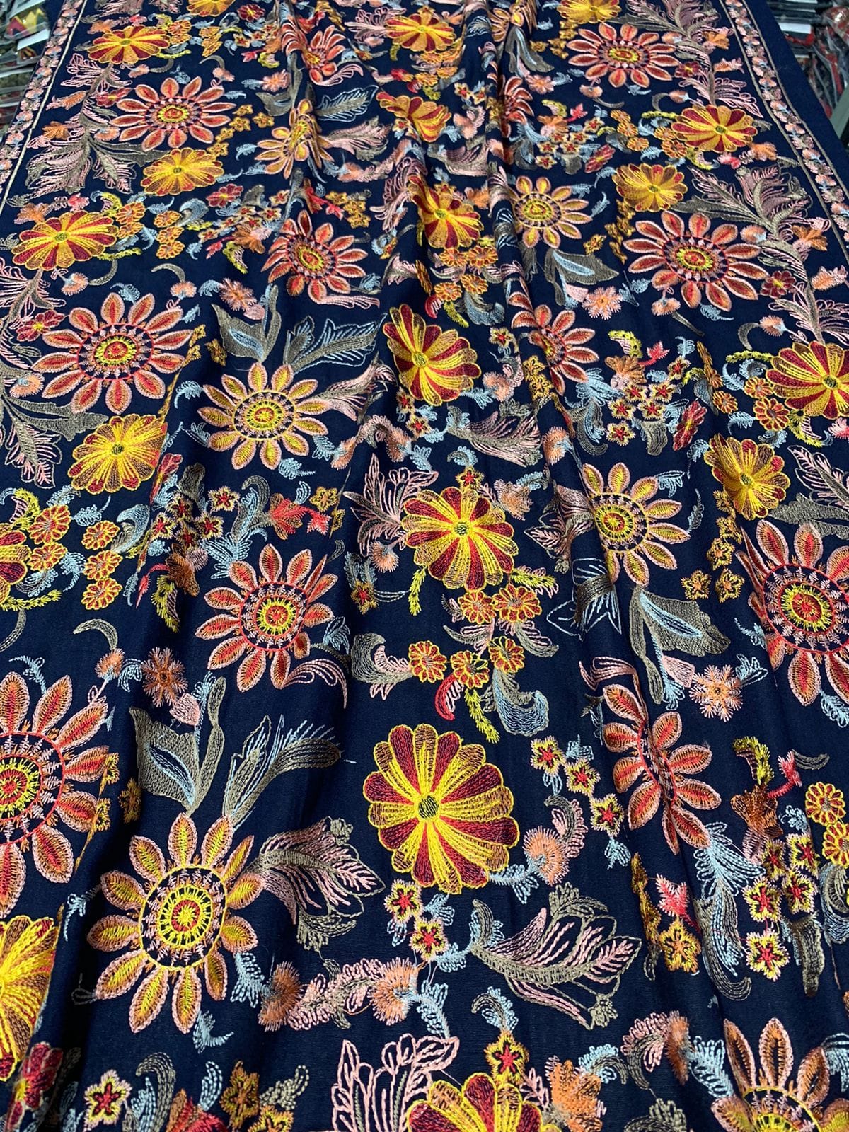 https://ladiesfashionwear.com/wp-content/uploads/2021/09/IMG-20210927-WA0114.jpg