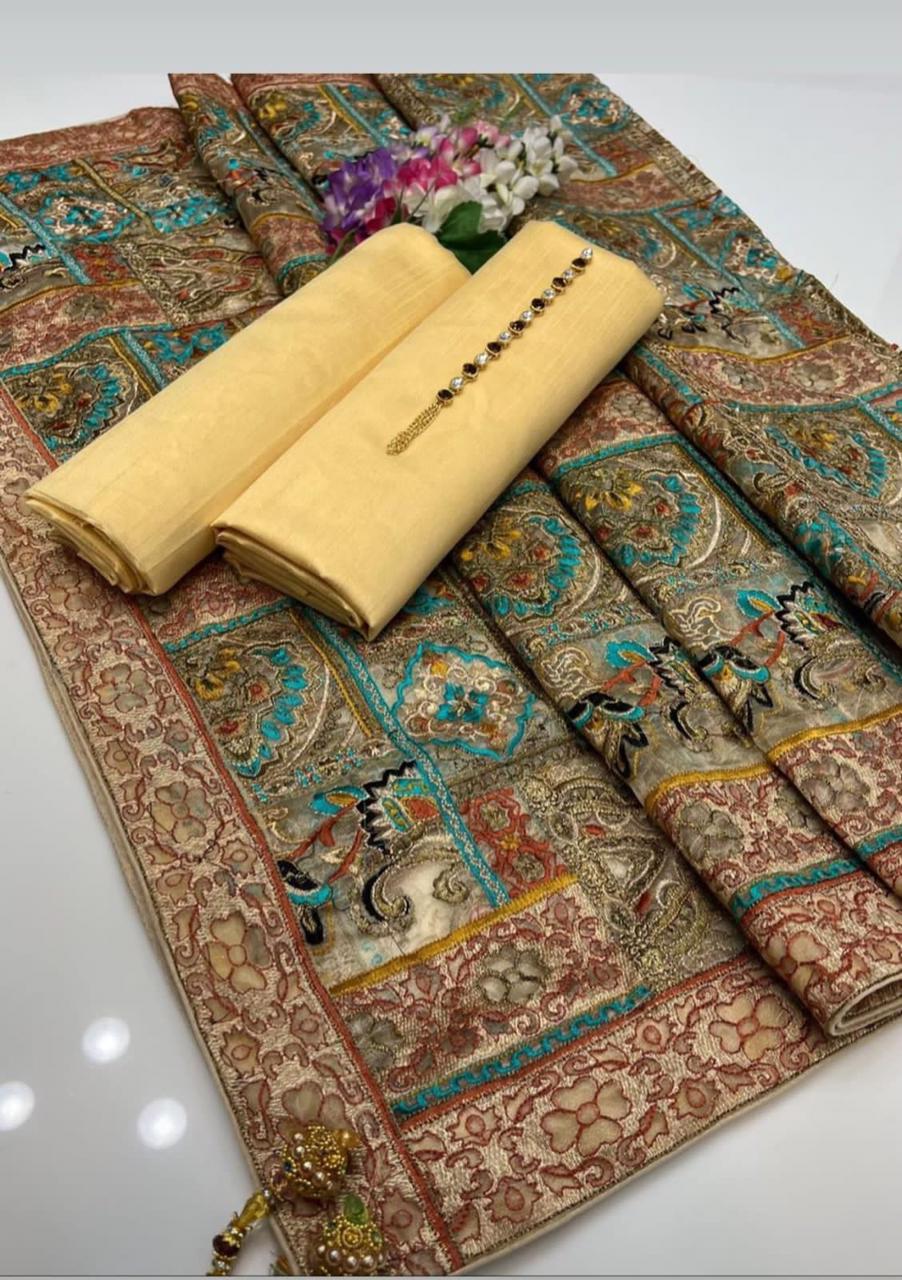 https://ladiesfashionwear.com/wp-content/uploads/2021/12/IMG-20211209-WA0057.jpg