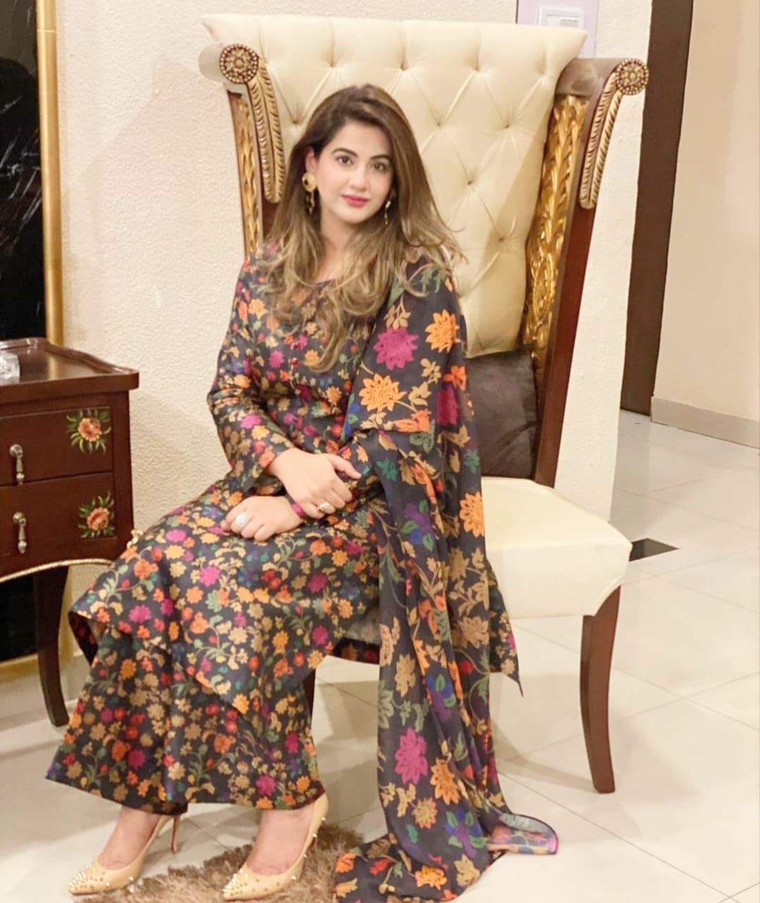 https://ladiesfashionwear.com/wp-content/uploads/2023/10/WhatsApp-Image-2023-10-12-at-10.08.30-AM.jpeg