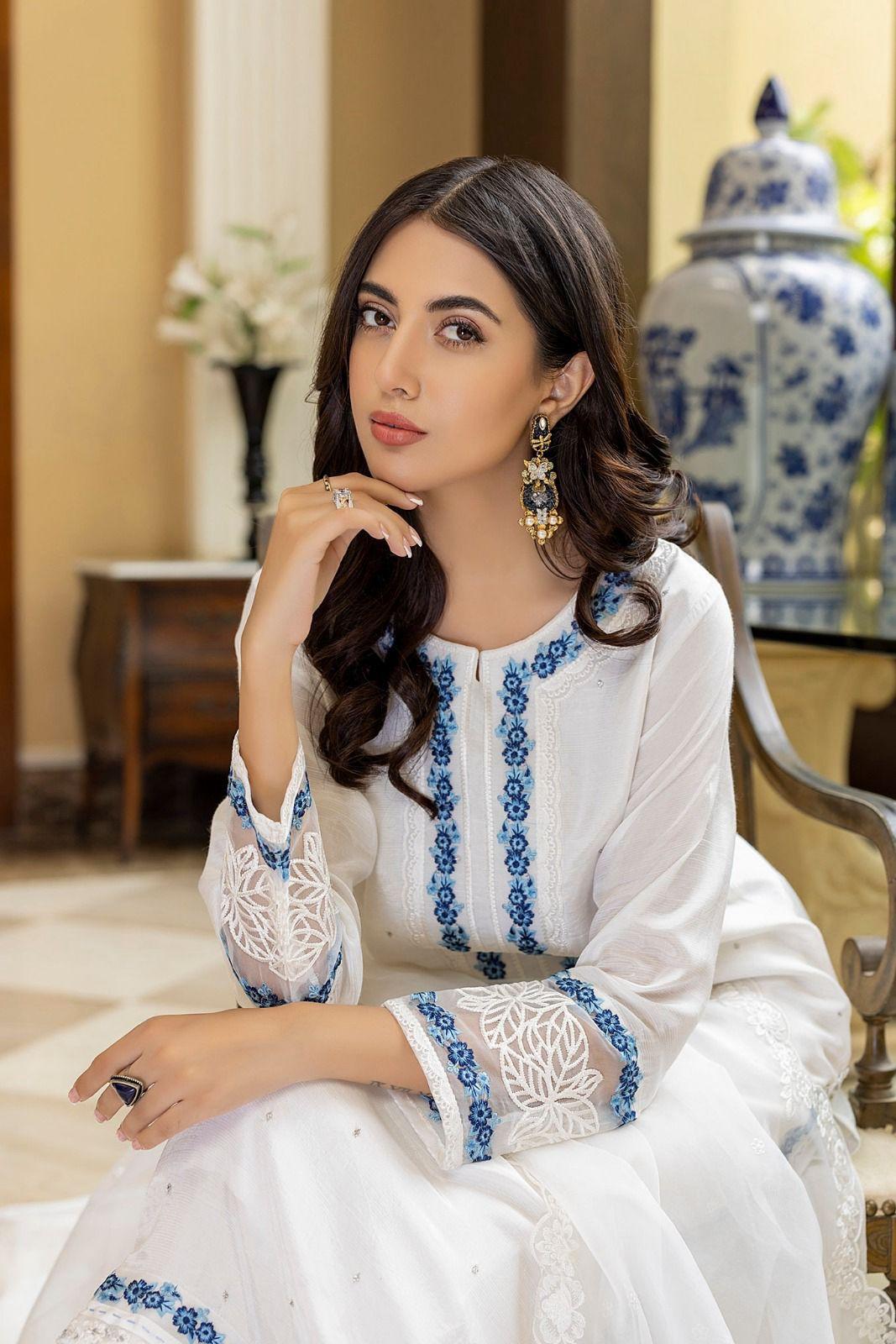 https://ladiesfashionwear.com/wp-content/uploads/2024/03/WhatsApp-Image-2024-03-10-at-9.00.41-PM.jpeg