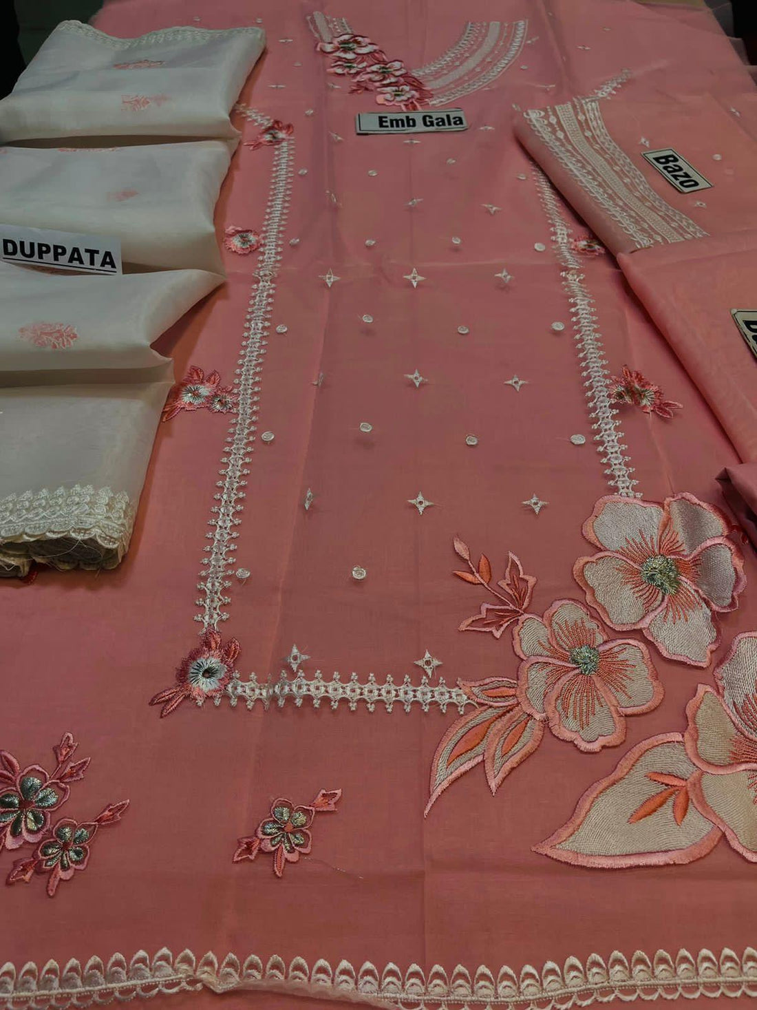 https://ladiesfashionwear.com/wp-content/uploads/2024/03/WhatsApp-Image-2024-03-12-at-2.34.49-PM.jpeg